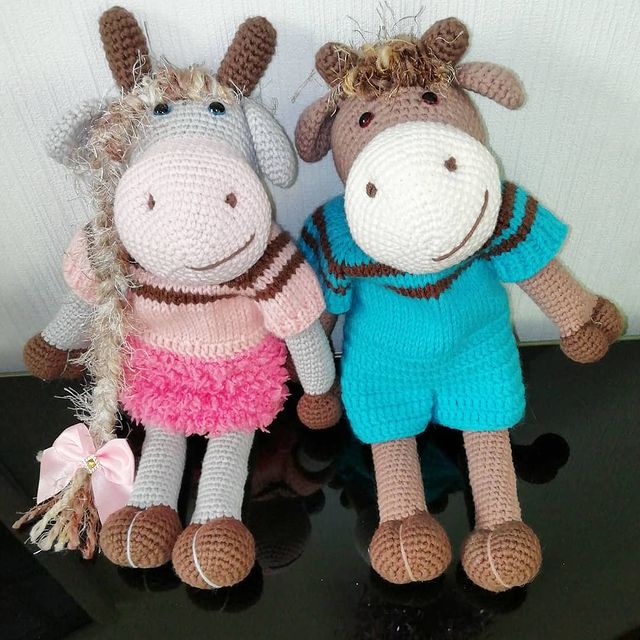 alen_fashiontoys в LOOKY. #игрушки,#вязанаяигрушка,#сувениры,#годбыка,#амигуруми,#игрушкиручнойработы,#crochettoys,#crocheting,#amigurumi,#handmade,#crochet,#amigurumitoys. Вот такая милая пара...