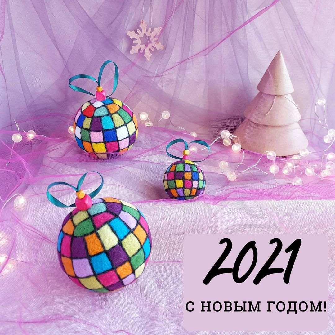 merry_bearry in LOOKY. #подарокнановыйгод,#секталюбителейелочныхигрушек,#секталюбителейновогогода,#хруст_ноябрь,#не_магнитики_mb,#шарикинаелку,#валяние,#шерстянныекартины,#подарок,#ребрендинг,#дизайн,#силаслова,#2021,#москва,#россия,#hand_made_928,#handmade_fifi,#lavkacraft,#handmade_goldenbee,#christmasornaments,#handmade. 🎅 Друзья,  с Новым ...