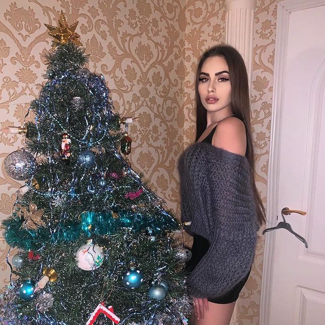 yuliyaofficail в LOOKY. . Моя Викуля в новогод...