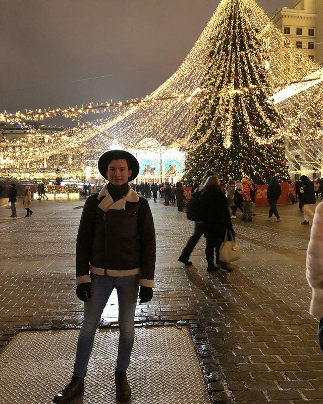 _sibiryak_ov в LOOKY. #familie,#moscow,#weekend,#merrychristmas🎄,#newyear💫👨‍👩‍👧🌟. Отличный вечер в Мос...