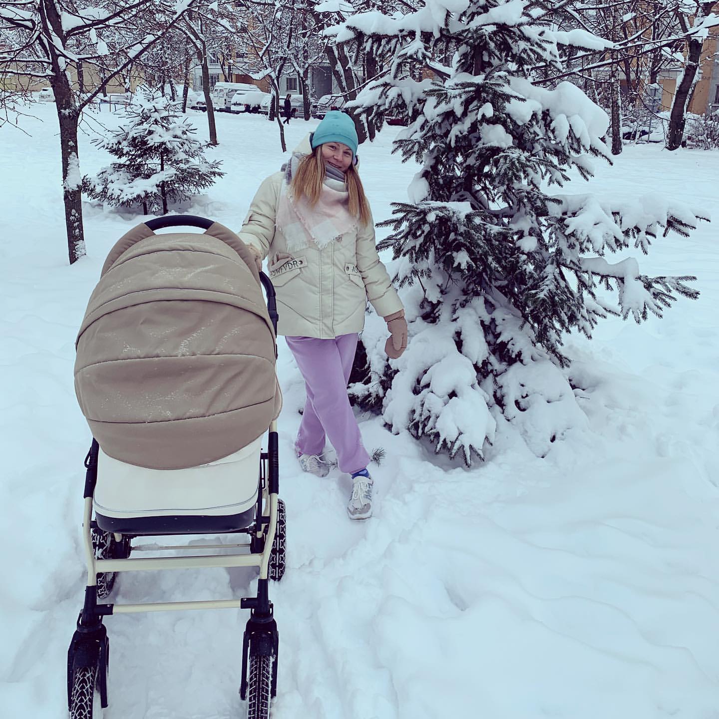 vikulya_viktory в LOOKY. #снежно,#нашипрогулки❤️. ☃️❄️🌨#зима #снежно ...