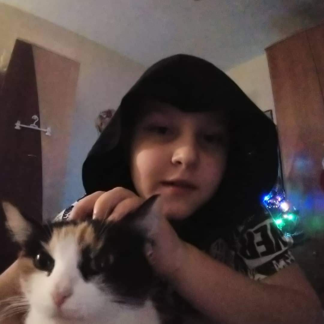 tcgoshat в LOOKY. . null