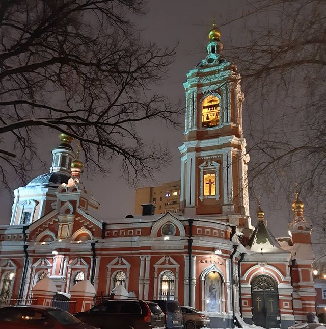 v_e_r_t_i_n_a в LOOKY. #крещенскийсочельник,#церквимосквы,#богоявление,#православие,#москвазлатоглавая. Храм Преподобного Пи...