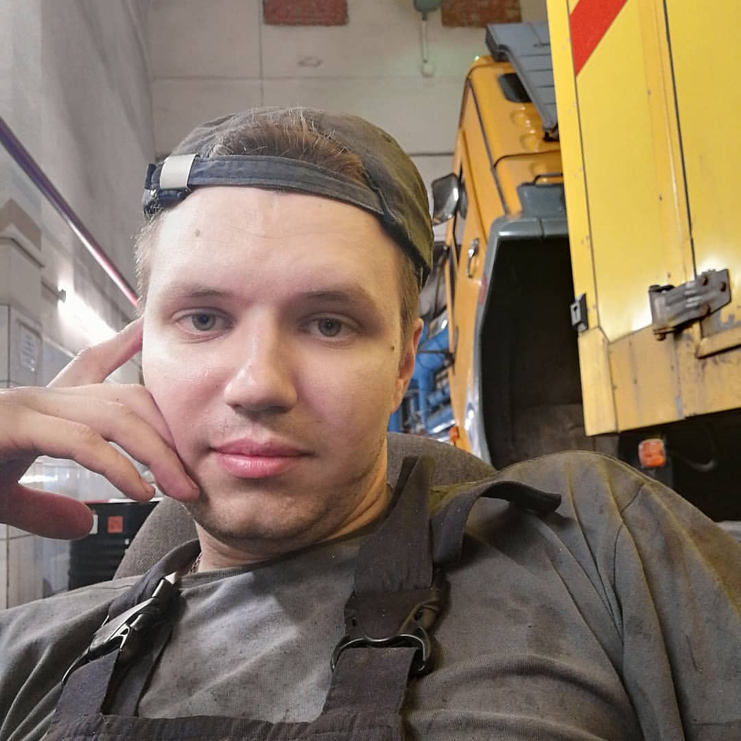 denischernov2311te9ps1k в LOOKY. . На работе