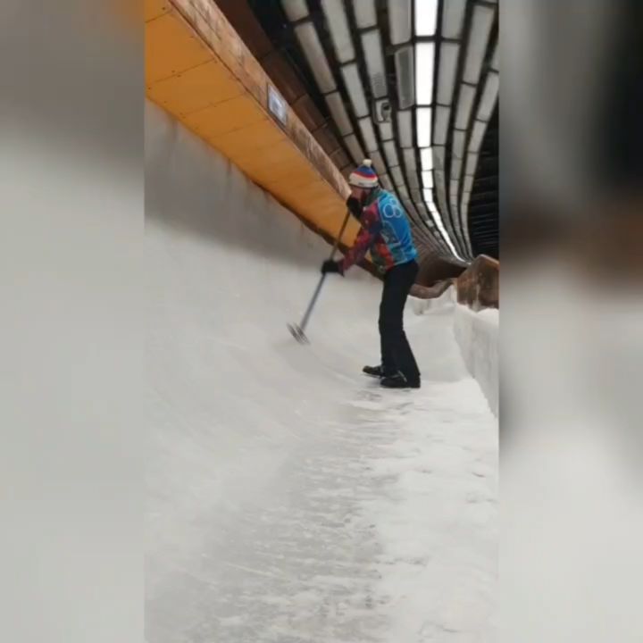 stepan_sochi_07 в LOOKY. #уи,#сочи,#сочи2021,#краснаяполяна,#slidingcentersanki,#работа,#фэйлы,#tofail,#skeleton,#bobsleigh,#sleigh,#sport,#work,#СБТ,#sanki,#like,#liketime,#followme. 😅 Трудовые фэйлы......