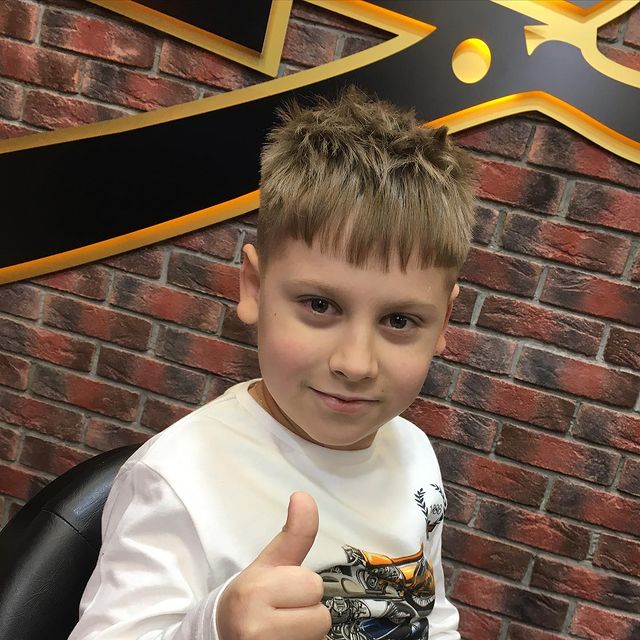 andrewmogout_barber в LOOKY. #барбершопбронницы,#стрижкабронницы,#барбербронницы,#бронницыдети,#бронницыстрижки,#олдбойбронницы,#бронницымамы,#bronnitsy,#стрижкибронницы,#barbergrammers,#barberstyle,#fade_players,#100kbarbers,#worldofbarbers,#menshairworld,#barberzoneworldwide,#sharpfade,#barberstyledirectory,#top_barberpost,#fadegame,#russian_barberpost,#notoriousbarbers,#dcprorussia. Детская стрижка  CRO...