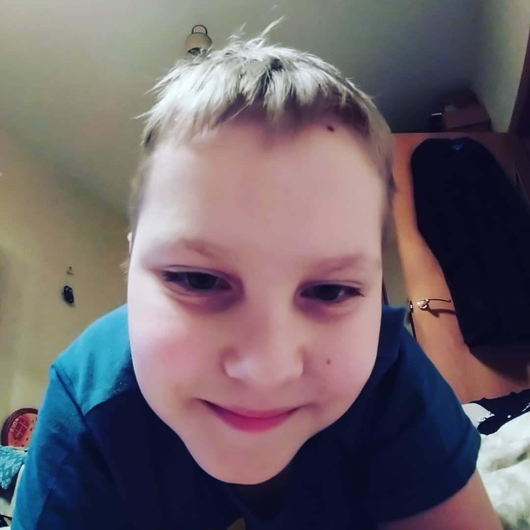 tcgoshat в LOOKY. . null