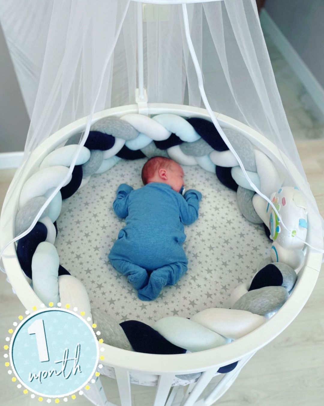 Сыночек💙
Ровно месяц с первой встречи💙
Ровно месяц как мы стали счастливыми родителями 🙏
Спасибо, что выбрал нас 💙