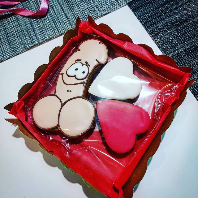 fatcaps в LOOKY. #valentineday,#valentinesgift,#valentine,#valentines,#valentines2021,#valentinesweekend,#happyvalentine,#happyvalentinesday,#happyvalentines,#penis,#loves,#gingerbread,#couples,#dick,#kiss,#kisses,#hearts,#hugs,#romance,#heart,#hearts,#forever,#instagramanet,#loveher,#lovehim,#relationship,#amour. #valentineday #valen...