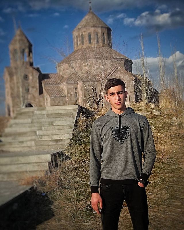 samvel.azizyan.00 в LOOKY. . null