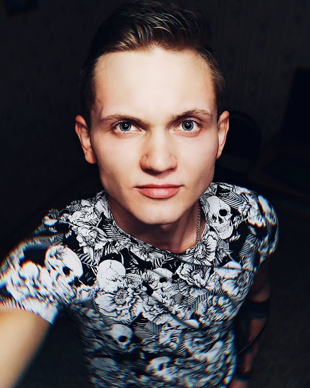 andreymoroz_ в LOOKY. . null