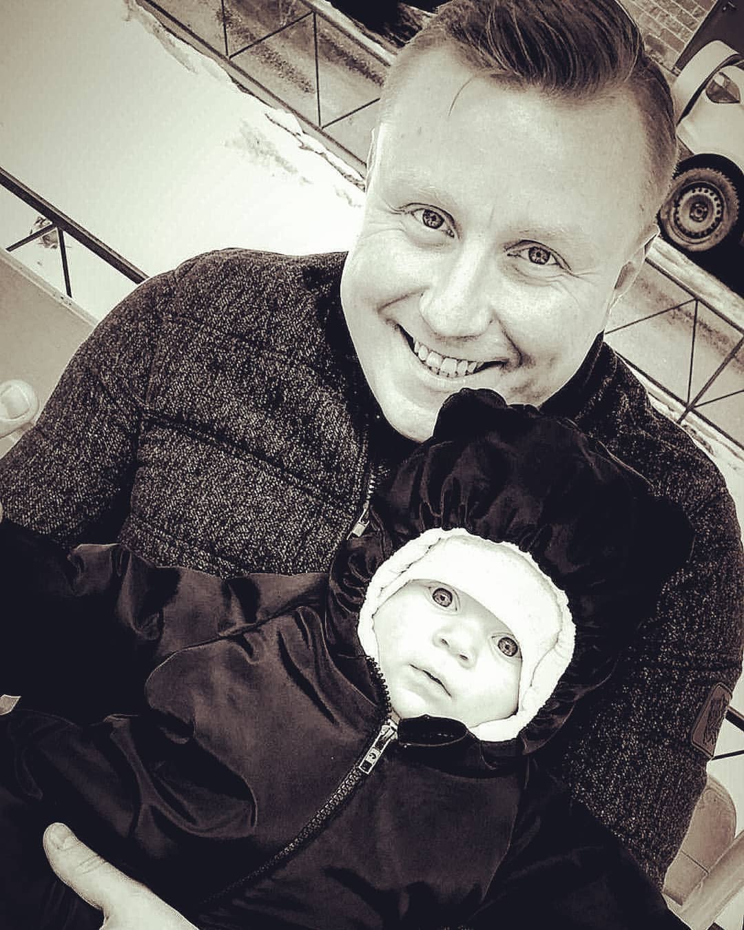 #kids #kid #child #instakids #baby #babies #babiesofinstagram #cute #lovely #love #winter2021 #beautiful #littlemiracle #life #children #childrenphoto #tiny #little #family #instababy #happy #smile #familytime #blackandwhite #beautiful #ilovemyson Прогулки становятся интереснее🤗