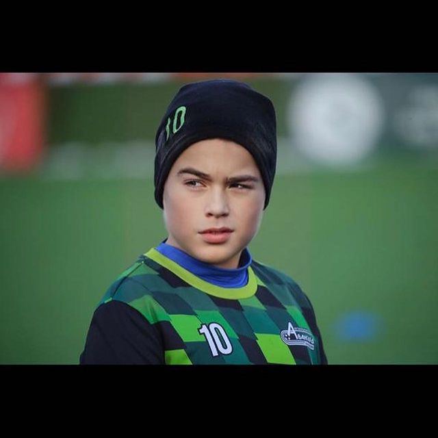 yuliyaofficail в LOOKY. . Уже 12😎 Как же мчит...