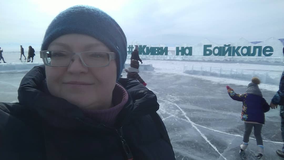#живинабайкале #отдыхссемьей #моёлюбимоесолнышкоКатюшка #катаниенаконьках
