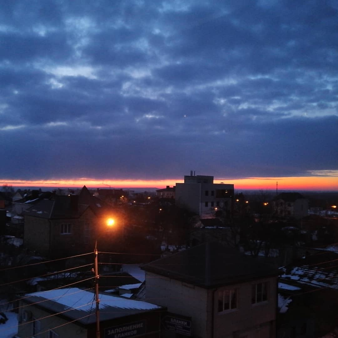 our_ordinary_world в LOOKY. #мобильноефото,#утро,#заря. .

.
.
.
#мобильноеф...