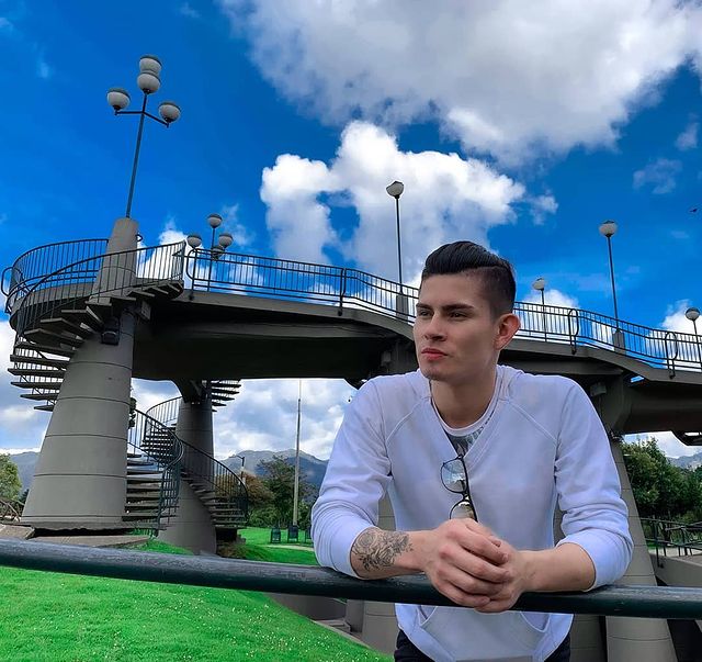 adriian_rondon в LOOKY. #gay,#gayguy,#gayfit,#gayman,#gaylife,#gaypride,#gaymadrid,#gayespaña,#gaychile🇨🇱,#barranquillagay,#chapinerogay,#gaybrasil,#gayfollow,#follow,#love,#photogay,#boystyle,#boy,#boys,#boysloveboys,#fotografia,#photography,#modelo,#modelboy,#modeling. LA VIDA ES UN MOMENT...