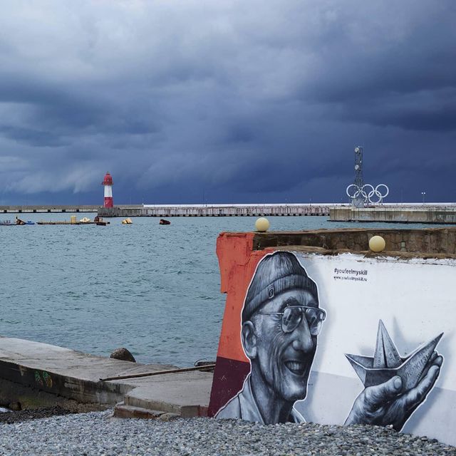 elenamoki в LOOKY. #море,#сочи,#передгрозой,#маяк,#sochi,#sea,#lighthouse,#blacksea,#отпуск,#красота,#природа,#nature,#beach,#черноеморе,#небо. "Я в этот мир пришел...