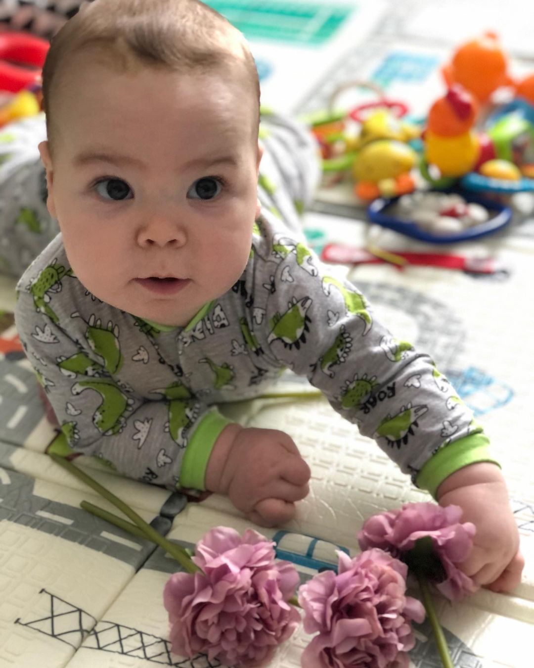 julia_whites в LOOKY — Что ни день, то праздник 🥳 7 месяцев парнишке-шилопопу 🥰
