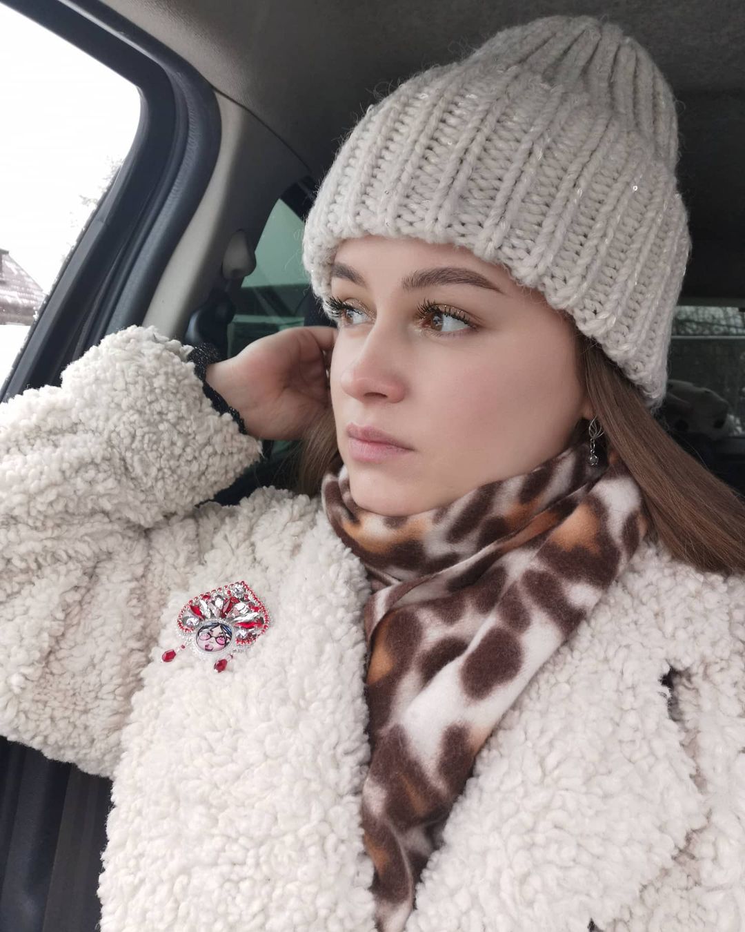 elvirabolshacova in LOOKY. . Улыбка покинула чат�...