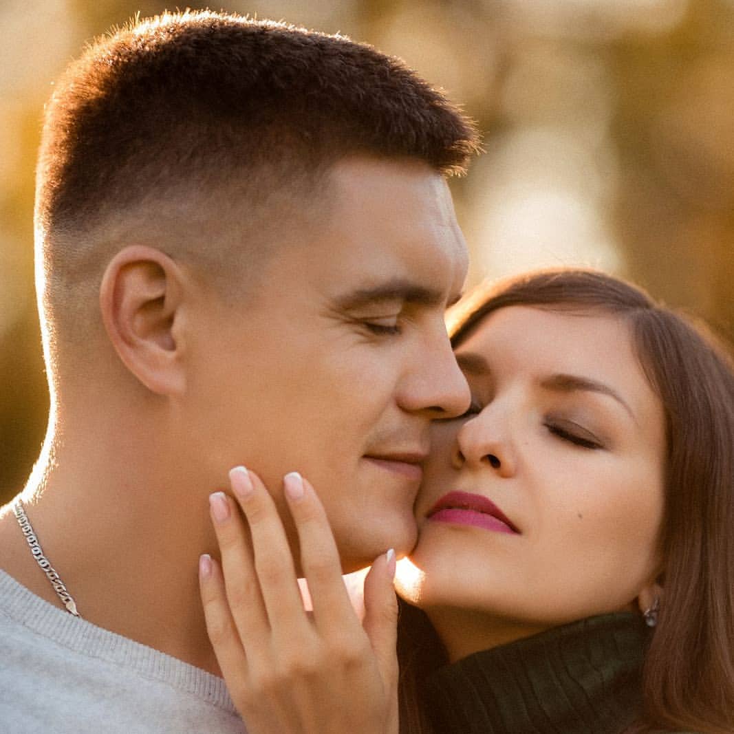 Специально для моей любимой супруги😍🥳😘 @lesyaboyarskaya так лучше?😁С нашим праздником любовь моя😘🥳🎊🎉😍