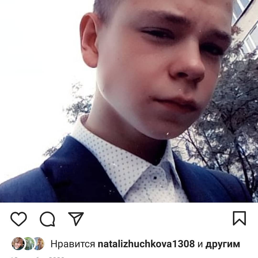 Шестнадцать лет — чудесный возраст,
Прекрасной юности пора.
Открыты все пути, дороги,
Чиста житейская тропа.

Года такие озорные:
Шутить, учиться и любить,
Бродить под радугой цветною
Или в фонтане воду пить.

Желаем в светлый день рождения
Не торопиться быстро жить,
Ценить друзей, родных, любимых
И каждым мигом дорожить!

Все впереди — решенья, встречи,
Учебы дивной времена.
Пусть будет счастье бесконечным,
И ярко светит пусть звезда!