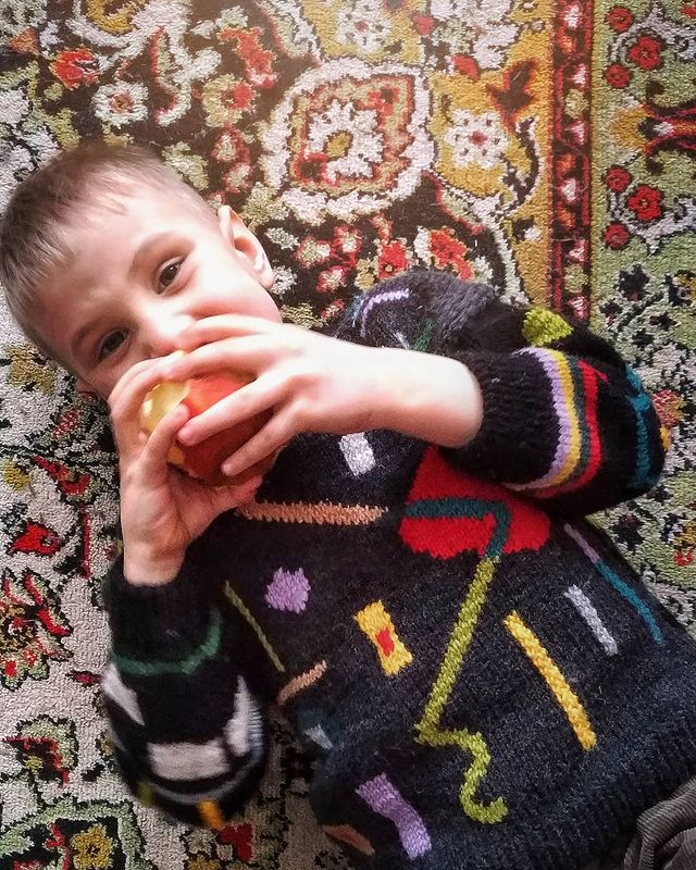 knit_and_art в LOOKY. #vintageknitting,#винтажныйстиль,#винтажноевязание,#интарсияспицами,#интарсия,#intarsiaknit,#instaknitters,#knittersofinstagram,#стильноевязание,#детскоевязание,#handmadewarderobe,#кандинский,#Kandinsky,#вяжем_с_5мотков. ✔️Джемпер "Кандински...