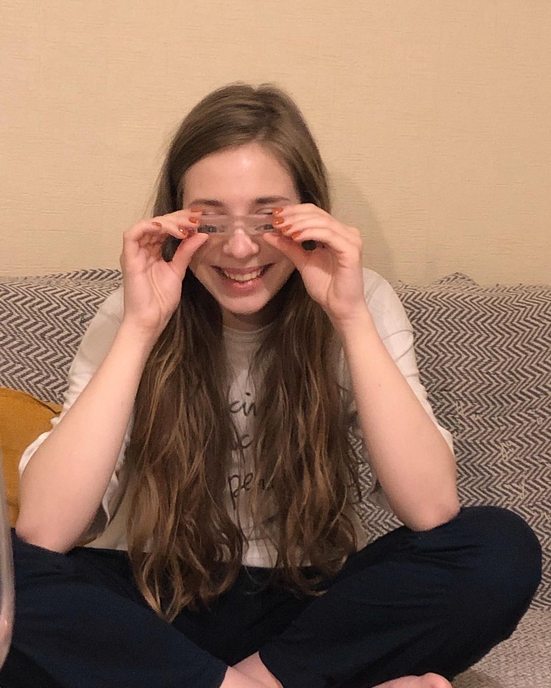 vazheva.valentina в LOOKY — Фотография, как Даша, делает домашку для моего марафона @pri