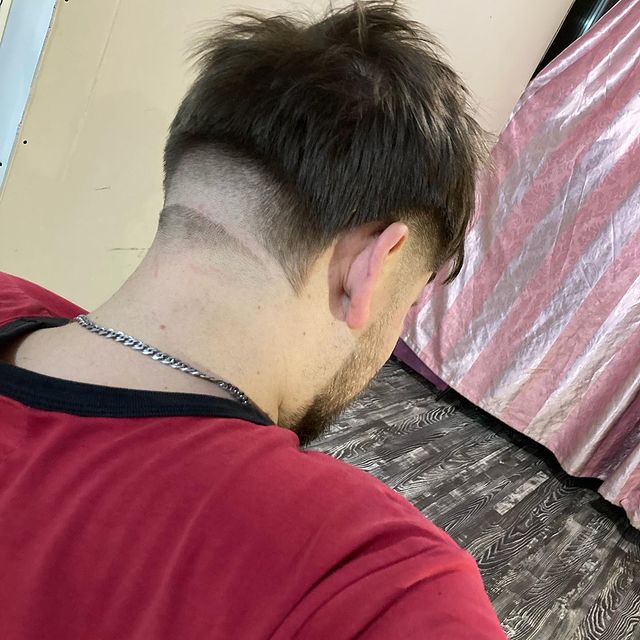 andrewmogout_barber в LOOKY. #барбершопбронницы,#стрижкабронницы,#барбербронницы,#бронницыстрижки,#олдбойбронницы,#bronnitsy,#стрижкибронницы,#barberinspirations,#barberstyle,#modernfreshfades,#rebelbarber,#fade_players,#100kbarbers,#worldofbarbers,#menshairworld,#masterurcraft,#sharpfade,#sftop5,#barberstyledirectory,#top_barberpost,#fadegame,#russian_barberpost,#notoriousbarbers,#dcprorussia,#barber_global. Не бойтесь экспериме...
