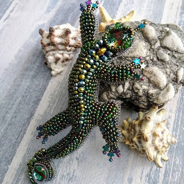 specialjewelrystore в LOOKY. #broochsalamander,#broochlizard,#handmadebrooch,#handmadegift,#motherdaygift. 3D brooch green sala...