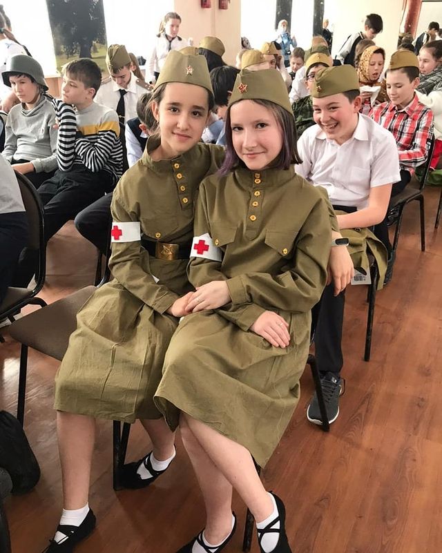 oksanakapustyanska в LOOKY. . Выступление в школе ...
