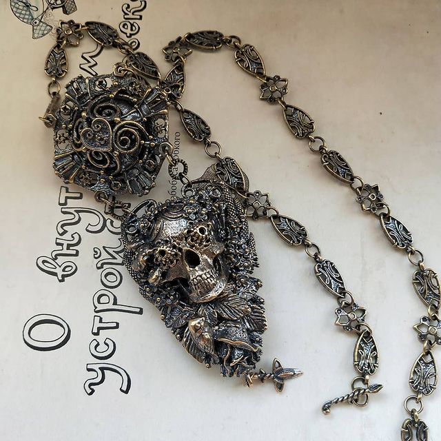 nadezhda_jewelry в LOOKY. #колье,#кулон,#santamuerte#,#bronzeschool,#gotica,#екатеринбург. Очень необычная, сме...