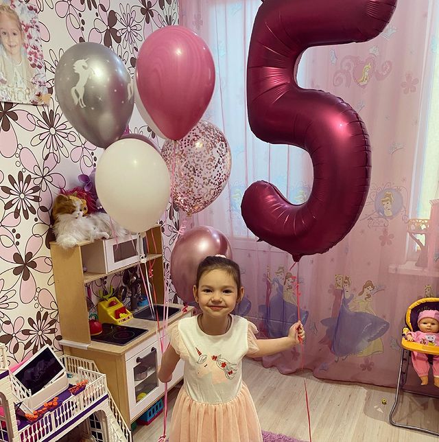 oksivoronina25 в LOOKY. . С днём рождения наша...