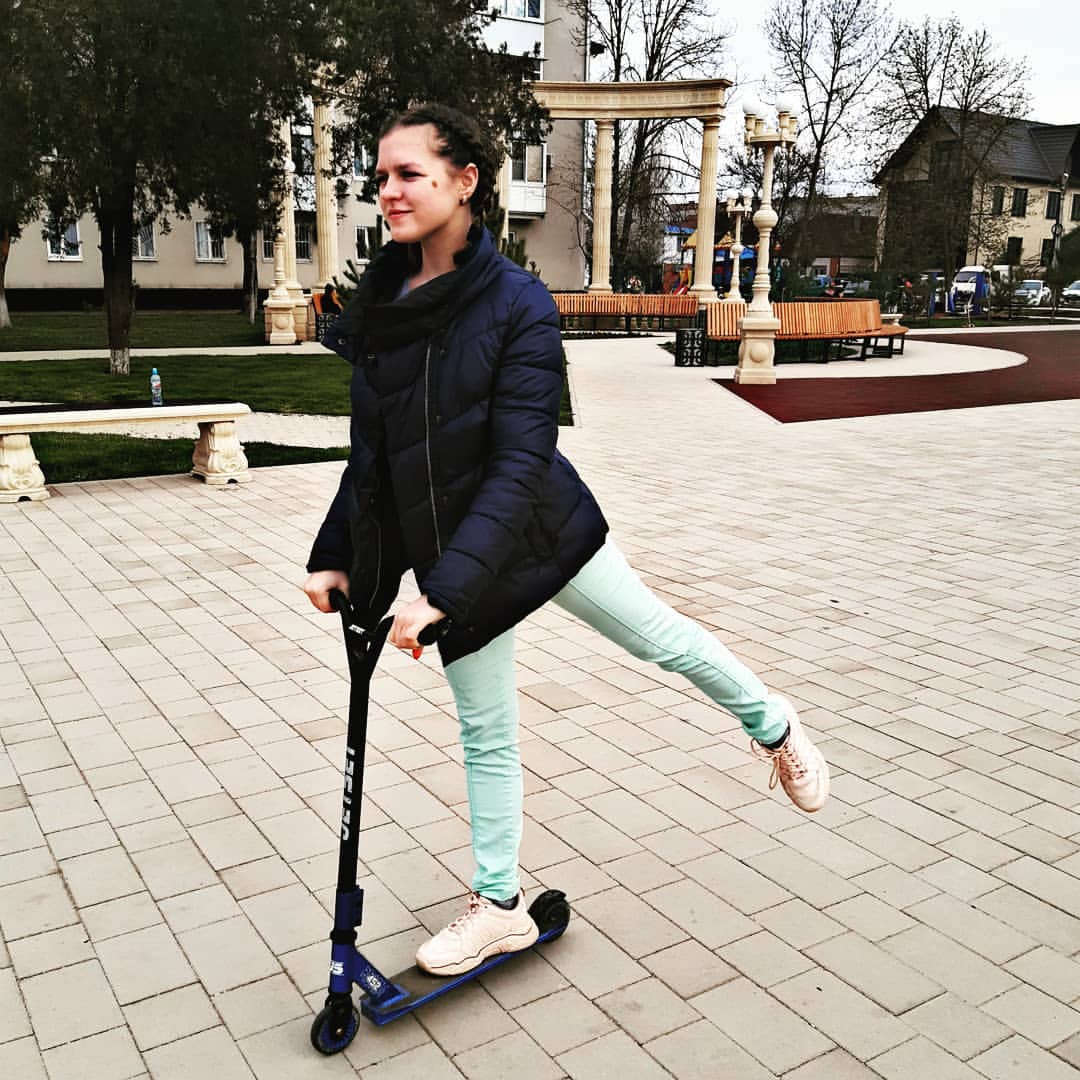yanochka_2015 в LOOKY. #набережная,#выходной,#самокат,#весна,#ветерок. ГУЛЯЛИ  НА НАБЕРЕЖНО...