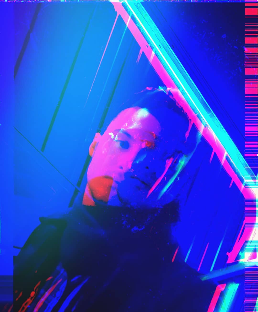 oleg_lll_ в LOOKY — То что осталось... #glitch #night #neon #photo #photographer