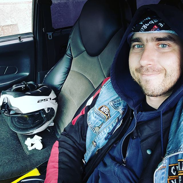 pro100stupack в LOOKY. #9мая#деньпобеды#колонна#байкерыуроды#,#REDWIND#абакан#хакасия#cbr929#r1#vfr800#hondaonelove#STUPACK. #9мая#деньпобеды#кол...