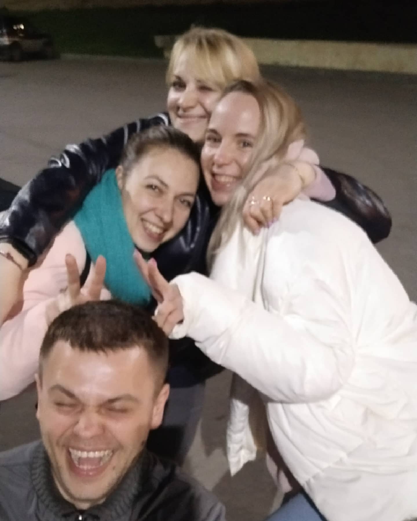 morozikdo в LOOKY. . Прогулки на ночь❤️