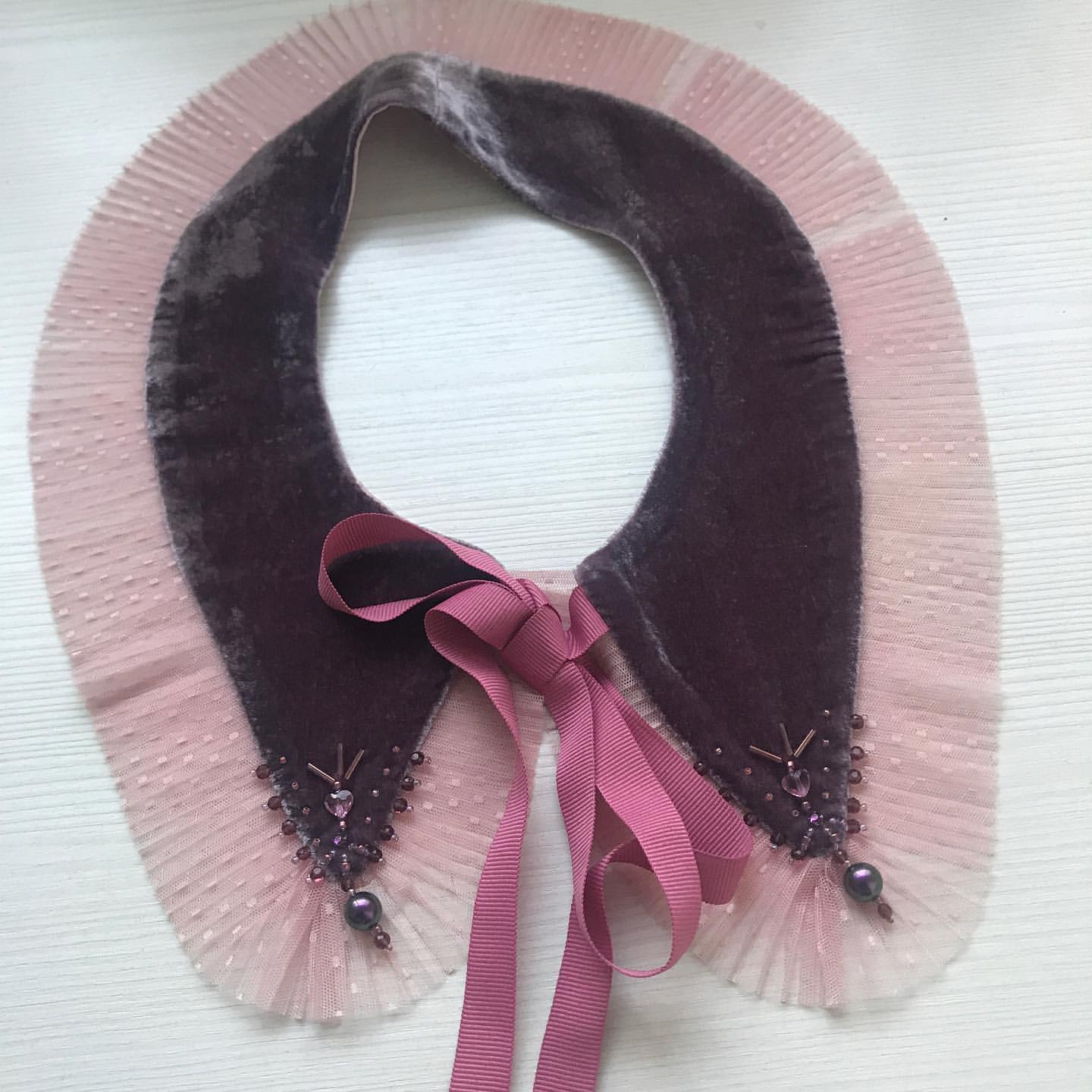 larisadomenko12 в LOOKY. #вышитыйворотник,#ручнаявышивка,#вышивкабисером,#красивыйворотник. Вот такой воротничок...