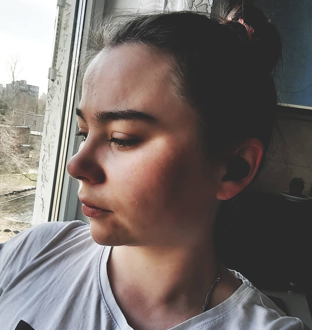ТЫ САМ ВО ВСЕМ ВИНОВАТ🤦🏻‍♀️ Часть 1. 

Знаете, иногда у каждого человека наступает момент, когда хочется схватиться за голову двумя руками и прокричать "Ну что за ж*** творится у меня в жизни? Где я упустила тот момент, когда все пошло крахом?"😱 

Ты начинаешь рыться в своей жизни, копать в мелочах, пытаться достучаться до людей,что что-то не так идёт в нашей жизни.🤷🏻‍♀️ И вроде крутишься, вертишься, что-то пытаешься исправить. Вроде и работу меняешь, и ребёнка стараешься воспитывать, и своему партнёру угождаешь. А все не так и все не то.🤦🏻‍♀️ 

Потом депрессия...😭 Неумолимо долгая и сложная депрессия. Ты натягиваешь улыбку и идёшь на работу, улыбаешься друзьям и коллегам, улыбаешься своей второй половинке.🎭 А душа разрывается на части.🤬 

Хочется забиться в уголок и выть белугой. Ты начинаешь сходить с ума от всего происходящего, от якобы непонимания тебя людьми, зарываешься в своих же проблемах ещё глубже.🤦🏻‍♀️ 

И наступает точка невозврата. По крайней мере ты так думаешь. "Всё, выхода нет!"  Твои "маски" не работают, срываешься на всех, убиваешь себя морально. Да и физически тоже.❗И тут главное, не допустить суицидальных мыслей.❗ 

Но всегда приходит момент осознания всего происходящего, момент прозрения. И главное не упустить этот момент... 

P.S. продолжение будет в следующем посте. Обещаю🙏🏻 

#полезноотанки #жизнь #саморазвитие #мотивация #анкаsmmмамка #самопознание #немолчи #кричивовесьголос