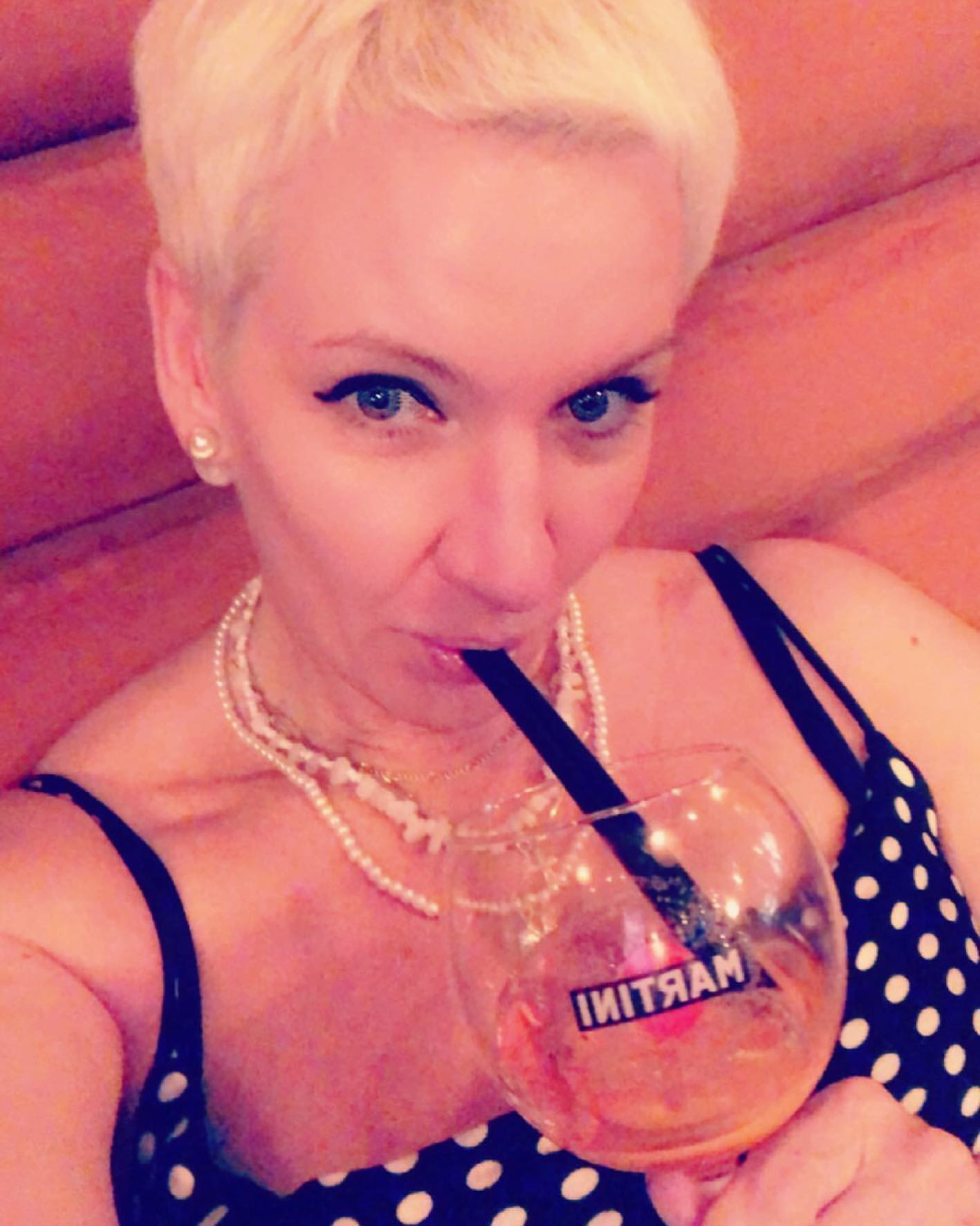 olga_fedorova_style в LOOKY. . Опять, блин, нос чеш...