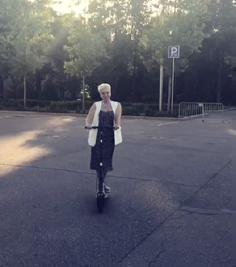olga_fedorova_style в LOOKY. #электросамокат,#жизньвкайф,#вернитеменявдетство,#взрослыедети. Как же я хотела ещё ...
