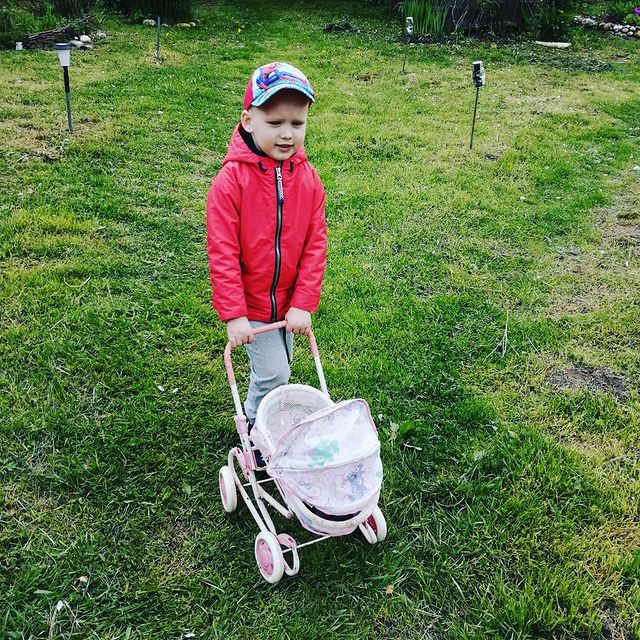 marina_strogonova_ в LOOKY. . Молодой отец на прог...