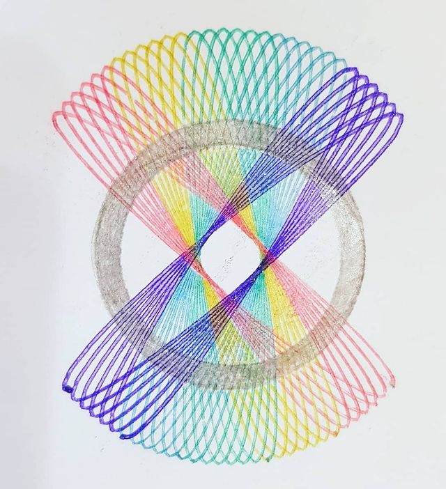 marykot27 в LOOKY. #spirograph,#spirography,#metallicgelpens,#glittergelpens,#rainbow. #spirograph #spirogr...