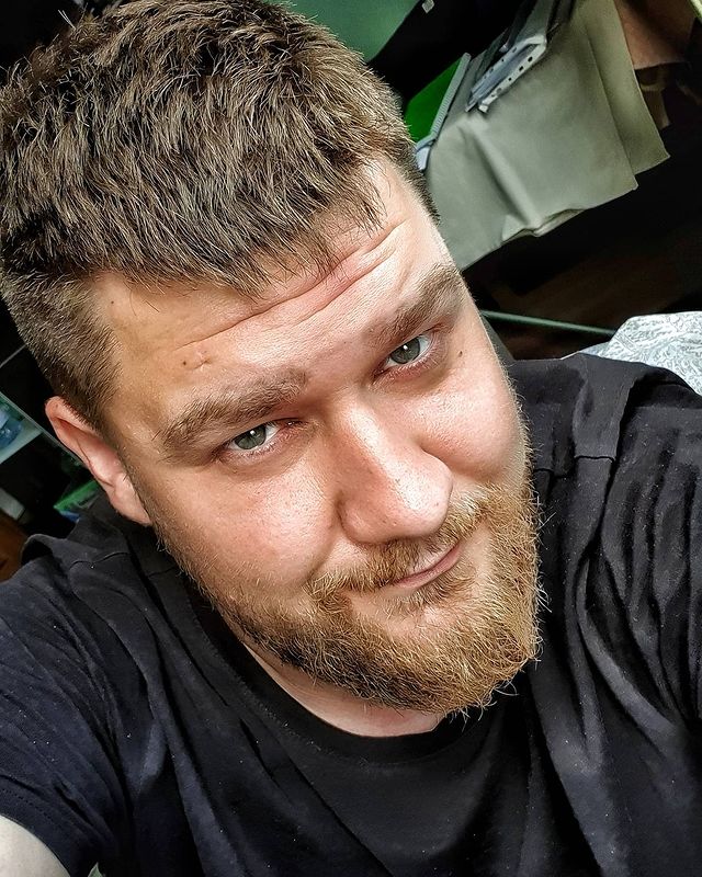 oleg_blago_goriya в LOOKY. . Люди вокруг в суете,...