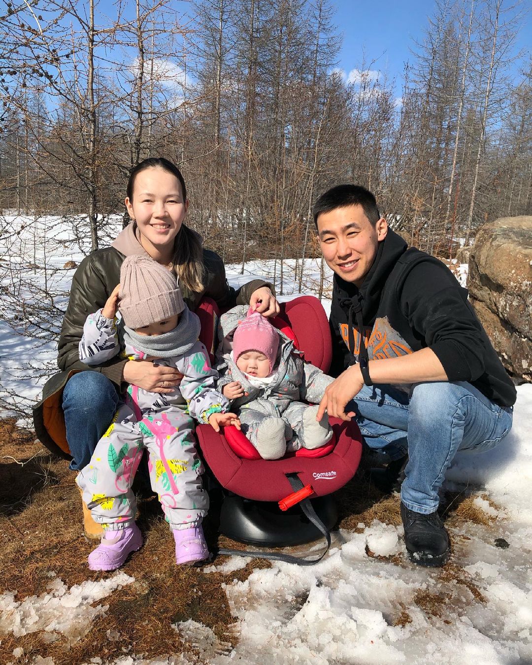 А вот и мы👨‍👩‍👧‍👧 давнооо ничего не постила😅 съездили на шашлыки, классный день с семьей на природе😃😃😃атак барыта хаар тыэ5а😄