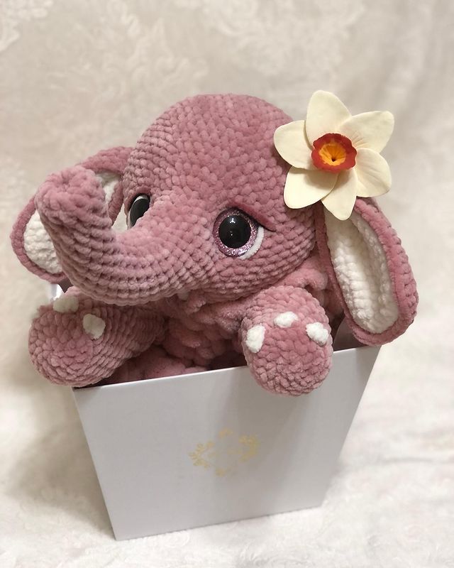 doggett_toys в LOOKY. #хранительпижамок,#хранительсекретов,#пижамница,#пижамницаслон,#пижамницаслоник,#ручнаяработа,#сделанослюбовью,#вязаныйслон,#вязаниедетям,#вязанныйдруг,#вязаниемалышам,#хобби,#любимоедело,#розовыйслон,#пудровыйслон,#подаркиродники,#подаркидетям,#слюбовьюспервойпетельки,#слоник_юми,#doggetttoys. ❤️Маленькая кокетка❤...