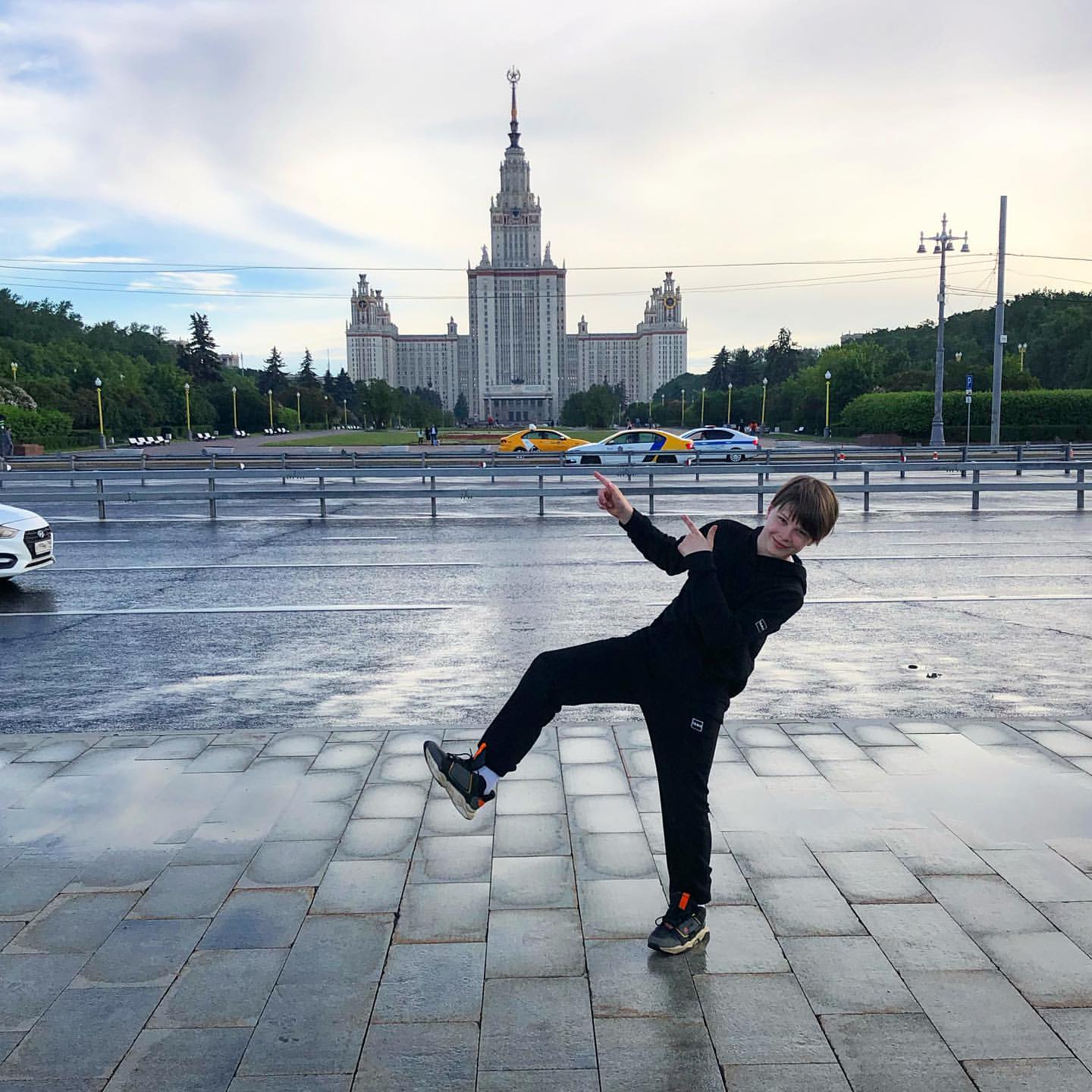 by.maria.iv в LOOKY — Сын хочет учиться в МГУ.
Примерно с 7 лет он говорит нам об 
