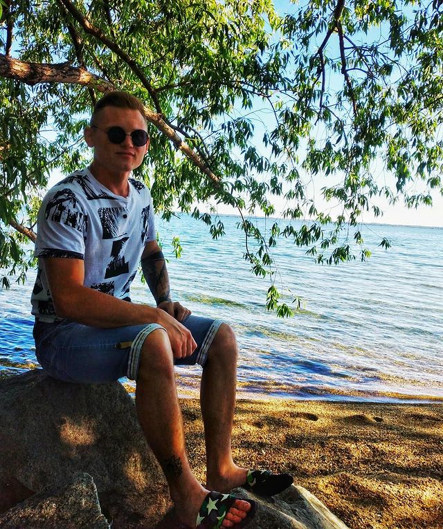 andreymoroz_ в LOOKY. . null