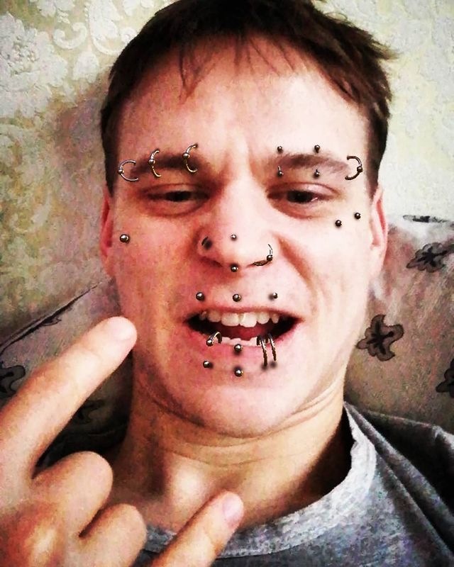 Ilya_Vishudha в LOOKY. #пирсинг,#неформал,#металлоискатель,#face,#тверь,#tver,#лицо,#piercing. Интересно, а в аэроп...