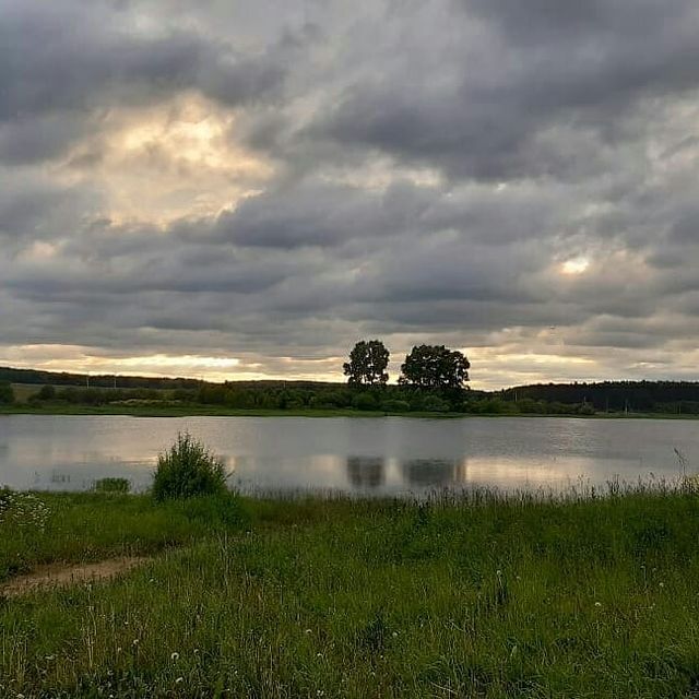 ieugene.mat в LOOKY. #philosophy,#озеро,#summertime,#storyofmylife,#печаль,#sadness,#меланхолия,#melanholy,#naturelovers,#nofilter,#nature,#lake,#sky,#bluesky,#summersky,#clouds,#forest,#photo,#sunset,#закат,#goodnight. 🏞Why is it so sad t...