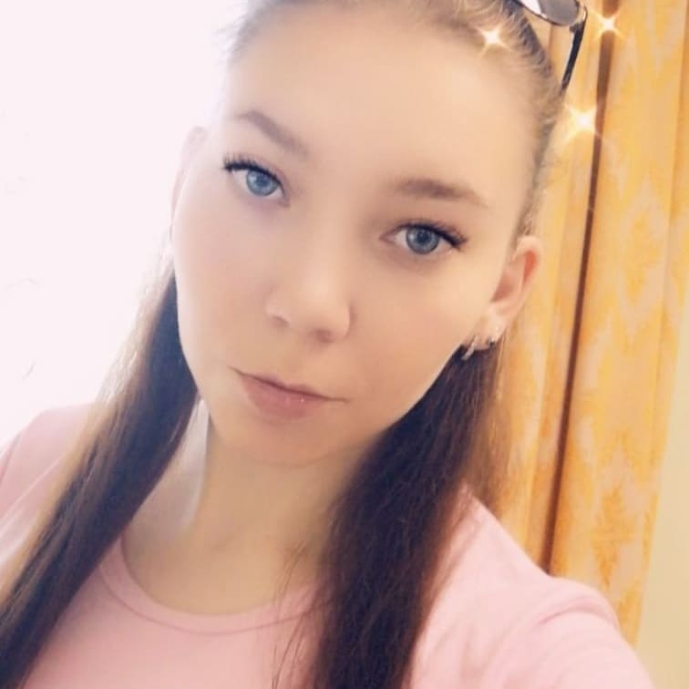 olga_demchenko98 в LOOKY — Я хочу быть хорошим человеком только ради тебя.
Я подарила м
